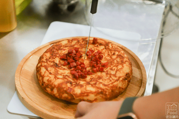 PATATA - 西班牙腸仔蛋糕（切開）