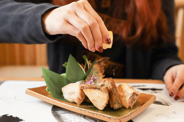 三葉上質刺身丼料理 - 檸檬汁