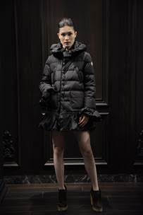 Moncler在亞太區全新推出女裝精品羽絨夾克Serre，於「時尚匯」的專賣店獨家發售。