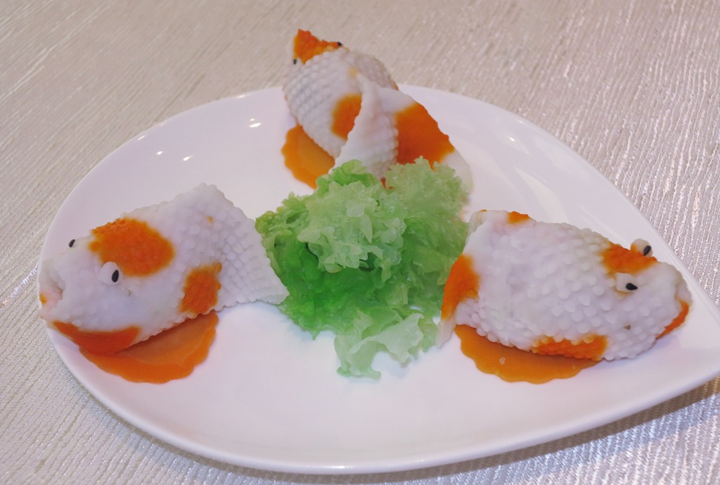 富貴金魚餃（MOP48）：金魚造型的象形點心十分可愛，內裡由魚肉、蝦肉、豬肉打成，爽口彈牙。