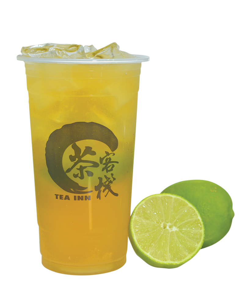 檸檬柑桔綠茶  店內的檸檬都是台灣農場直接送到。青皮檸檬比常見的黃檸檬更皮薄多汁，還少了份酸澀味，用來沖茶一流。