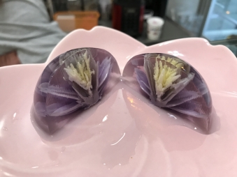 澳門 Faun 花緣甜品店 - 切開兩半的果凍花
